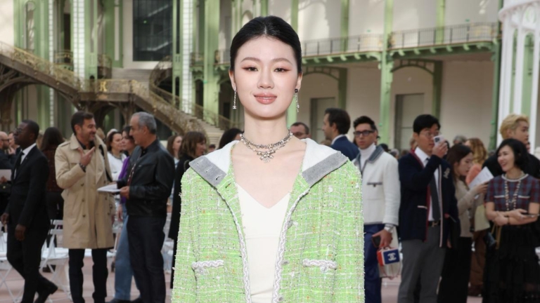 奪《歌手2025》兩連冠 單依純曝流量密碼
