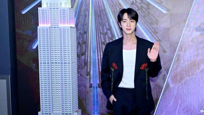 BTS JIN以新专辑在“Billboard 200”获季军