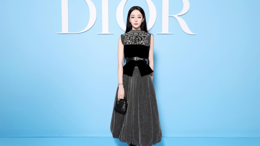 从开机拍到杀青 迪丽热巴坐《女足》女一号？