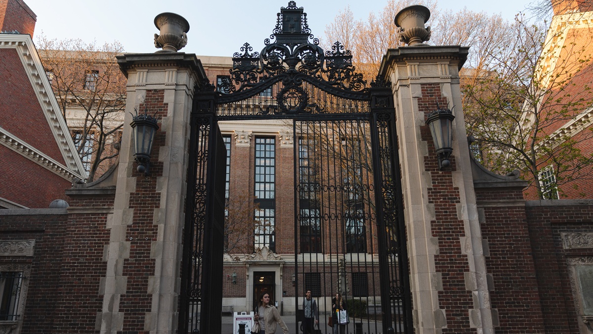 【禁闻】美国暂停学生签证 计划扩大社交媒体审核