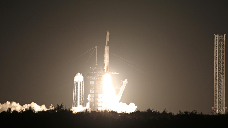 SpaceX成功發射廣播衛星 火箭8度回收創紀錄