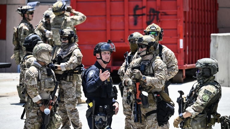 軍隊進駐洛城 國防部長稱避免「再次失控」
