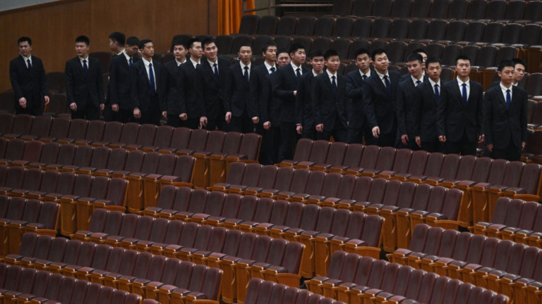傳中共代表人心惶惶 有人為避禍裝病不進京開兩會