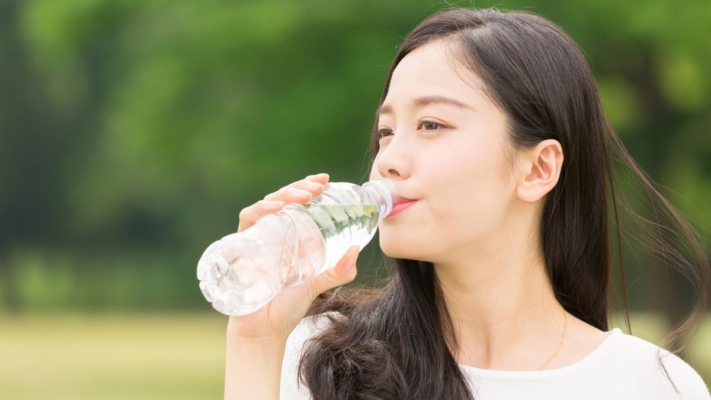 減肥誤區！這樣喝水的人 可能越喝越胖
