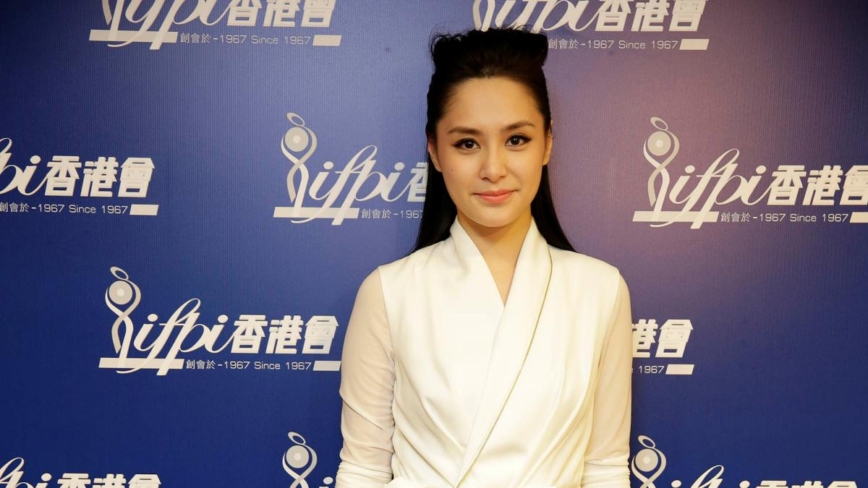 饰演母亲被粉丝叫“妈咪” 阿娇幽默回应