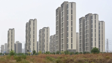 房地产低迷 中共政府卖地收入锐减 投资者涌向日本