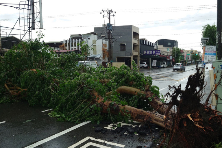 5縣市多區今停班課 雨勢今晚將減弱