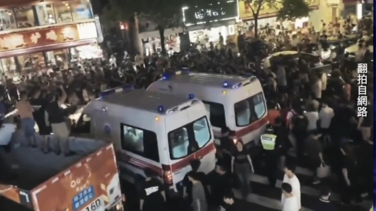 【禁聞】7月7日維權動態 深圳攤販與城管爆衝突 上千市民圍觀聲援