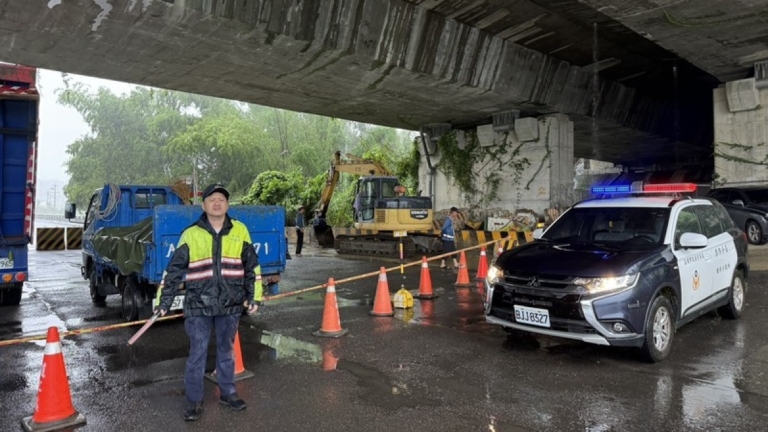 高雄雨量破300毫米撤2007人 67條土石流紅色警戒(視頻)