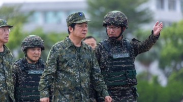 台總統視導海軍布雷 憲兵首搭捷運地下移防