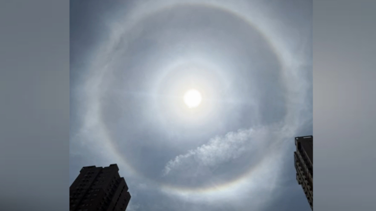 西安天空驚現巨大彩色日暈 不祥之兆？（多視頻）