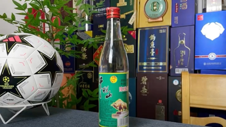中國酒業大洗牌 廉價「光瓶酒」擊垮茅台
