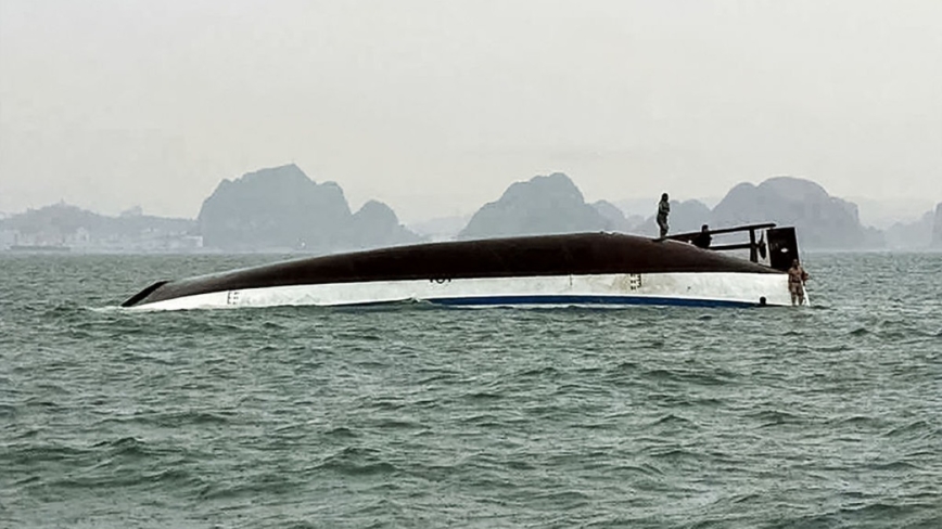 下龙湾船难38死数人失踪 游客均为越南籍