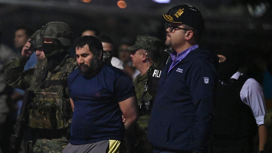 厄瓜多尔重兵押解毒枭首脑 引渡至美国受审