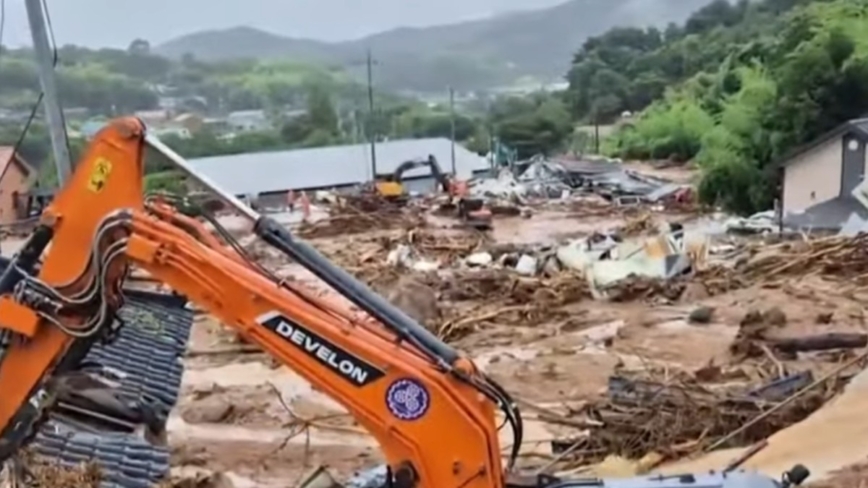韩国极端暴雨 致18死9人失踪1.4万人疏散