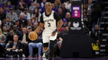 NBA：保罗游子归家 重返快船上演最后一搏