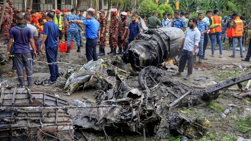 中国制训练机坠毁孟加拉校园 至少31人罹难