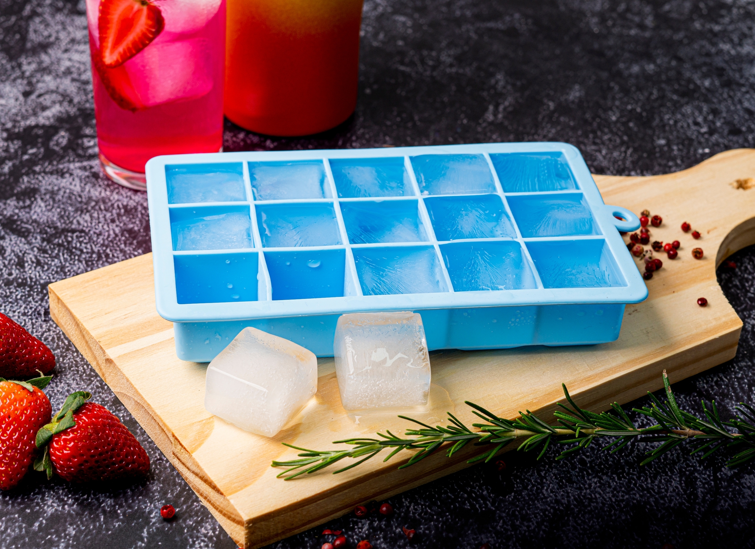 不只是做冰塊,製冰盤在廚房裡有很多用途。(Shutterstock)