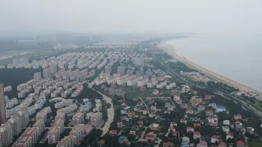 山东海景房1元起拍 房主叹：倒贴都难卖（视频）