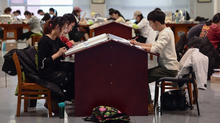 7月27日兩岸掃描 中國大學學費全面飆漲 普通家庭難以承受