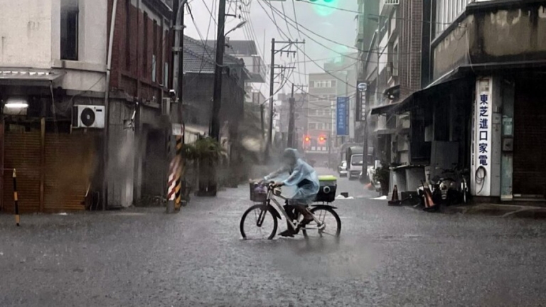 豪雨影響 嘉義縣、雲林水林鄉緊急宣布停班課(組圖)