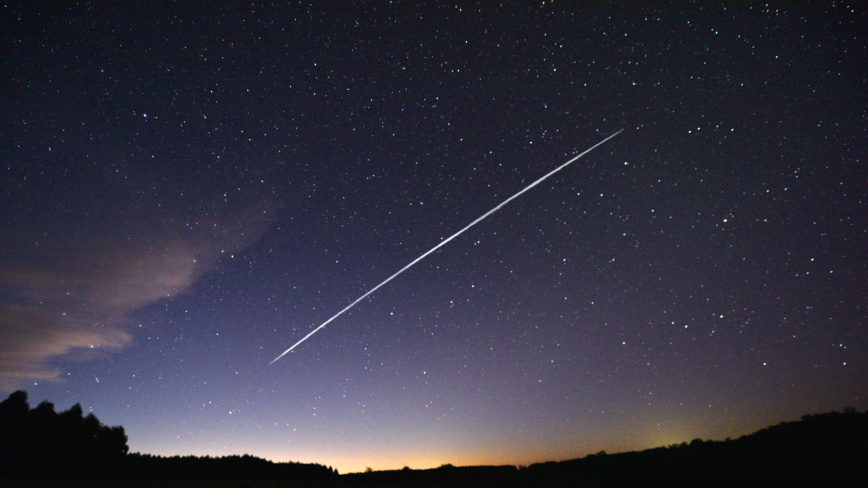 “星链”干扰射电望远镜？网友吵成一锅粥