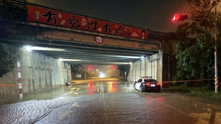 台灣中南部豪大雨 31日停班停課一覽