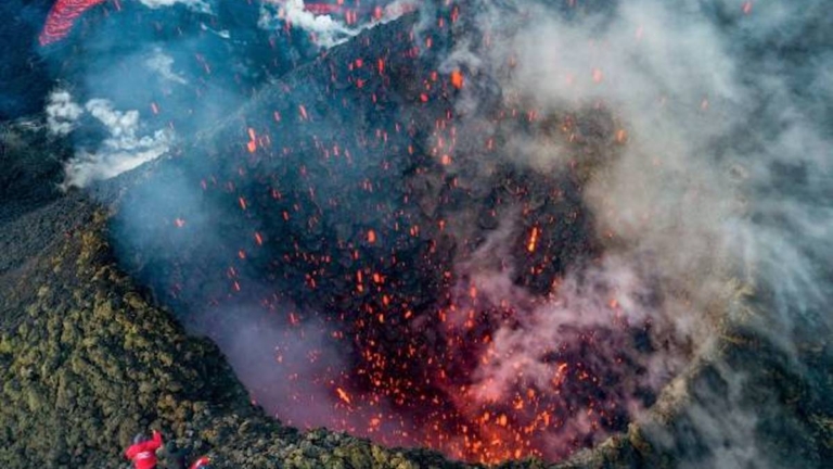 俄羅斯強震後 歐亞大陸最高活火山噴發