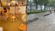 台风洪灾袭浙江 民房被淹 公交车变公交船（视频）