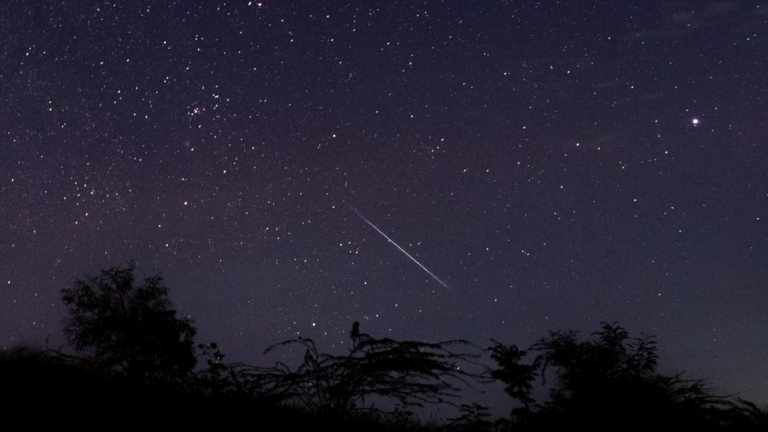 八月天宇：拂曉前的「行星盛宴」與流星奇觀
