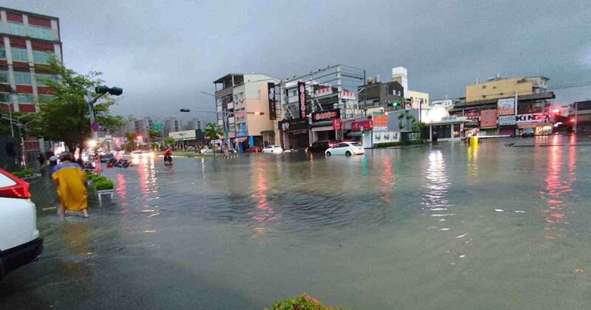 台南遇強降雨災情不斷 地下道淹水約270公分(視頻)
