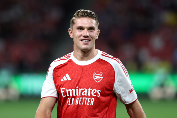 SINGAPORE, SINGAPORE - JULY 27: Viktor Gyoekeres of Arsenal walks out onto the pitch following his recent transfer from Sporting CP prior to the Pre-Season Friendly between Arsenal FC and Newcastle United at The Singapore National Stadium on July 27, 2025 in Singapore. 