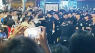 江油霸凌施暴者疑为官二代 “江油照相馆”广传