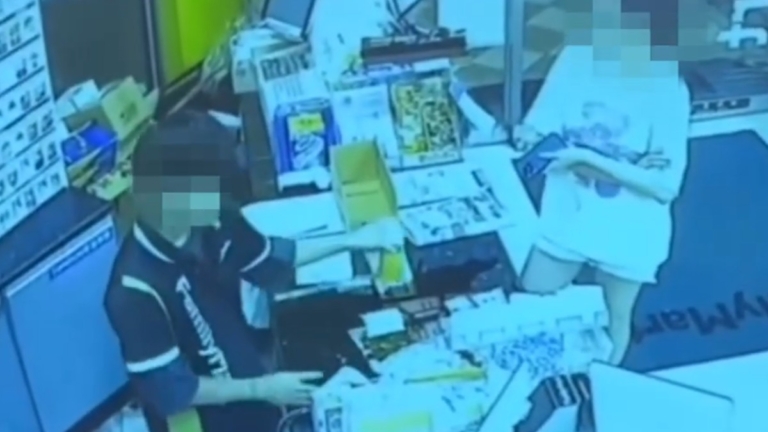 不滿商品未裝袋 台中女超商摔酒瓶、灑啤酒傷店員