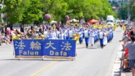 加拿大彭蒂克頓桃子節盛典 法輪功成遊行亮點