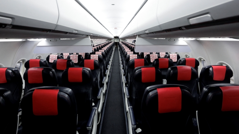 搭飛機想少生病？專家：儘量避開這些座位