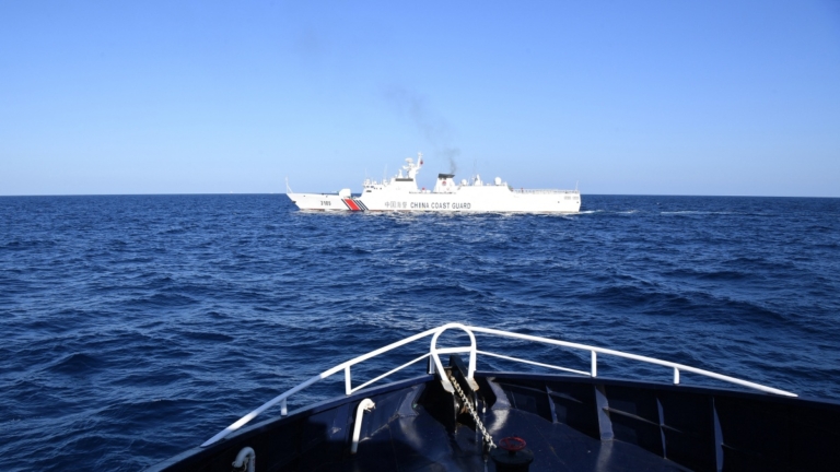 中共軍艦、海警船相撞 美軍艦駛入黃岩島海域