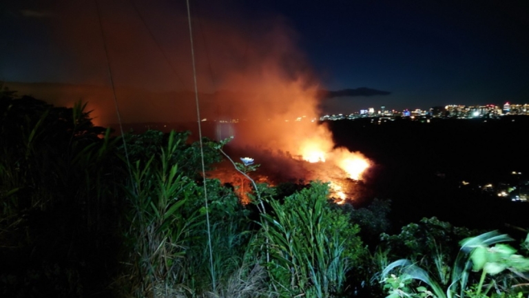 拍日落爬電塔 20歲男子觸電身亡 還引山林大火