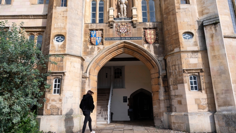 英國智庫報告：英國大學配合中共跨國鎮壓 干預學術自由