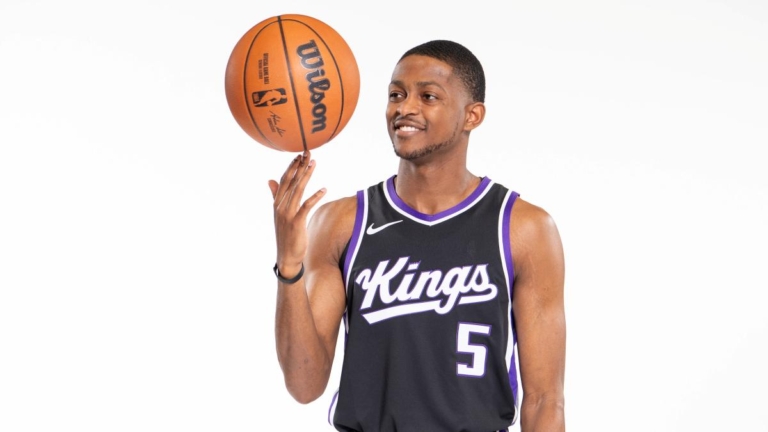 NBA：福克斯頂薪續約 確定在馬刺隊核心地位