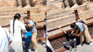 导演张纪中两儿子景区打架 现场游客惊呼（视频）