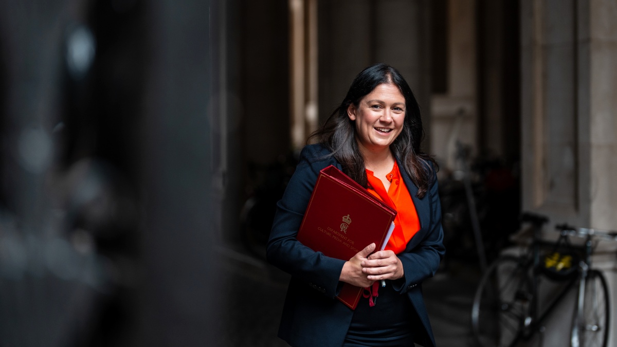 【禁闻】英电讯报收购案疑涉中资 NGO联署吁喊停