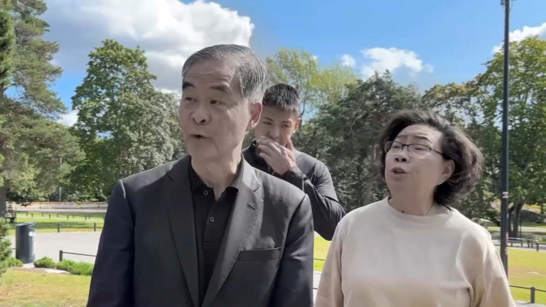 顏純鉤：國家領導人充爛頭卒 梁振英低格有失國體
