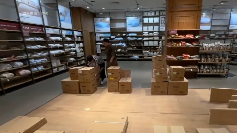 【禁聞】扛不住了 多家國際品牌在中國大規模閉店