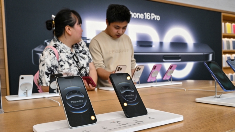 【財經簡訊】iPhone等外國品牌手機在華銷量同比降31.3% 麥當勞套餐降價 加盟商將獲金援