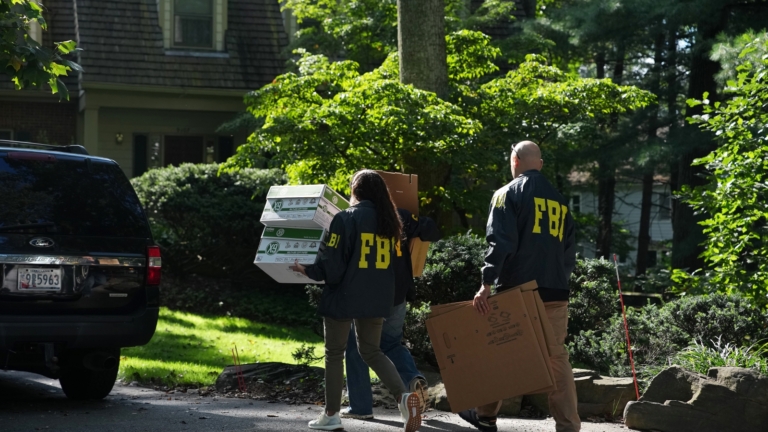 【短訊】關乎機密資訊 博爾頓住處和辦公室被FBI搜查