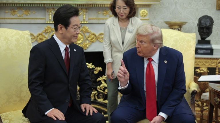 【禁聞】川普：中共須供應磁鐵 否則徵200%關稅