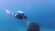 全球首款水下喷射背包 实现“海中飞行”