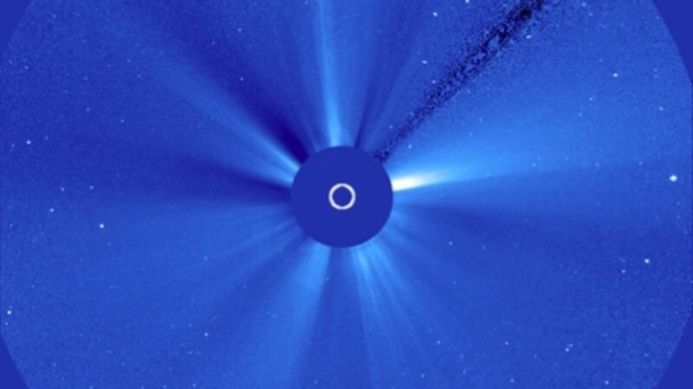 太陽風暴來襲 北美夜空現極光 衛星導航恐中斷