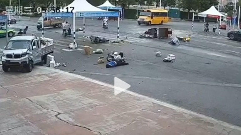 9月7日兩岸掃描 武漢步行街一轎車衝撞行人 多人倒地